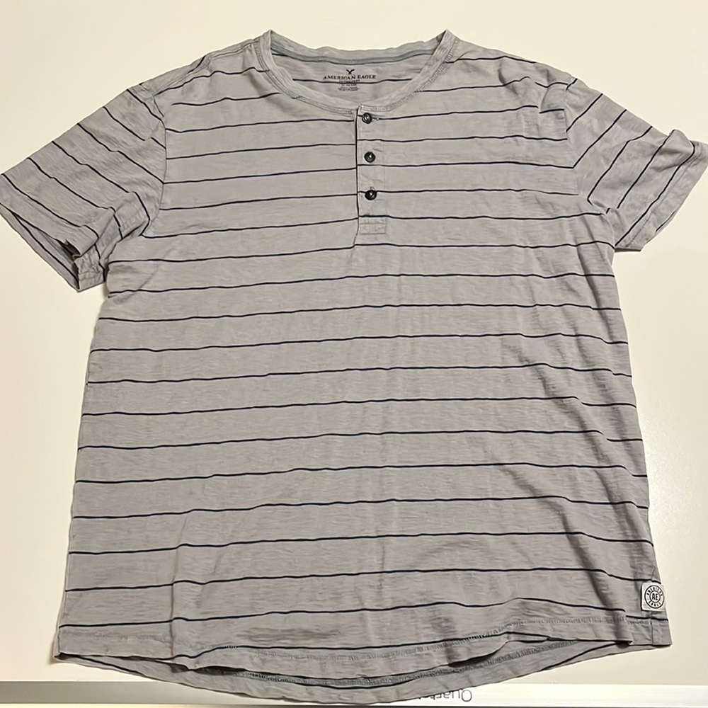Mens cotton tee. Soft lightweight fabric.